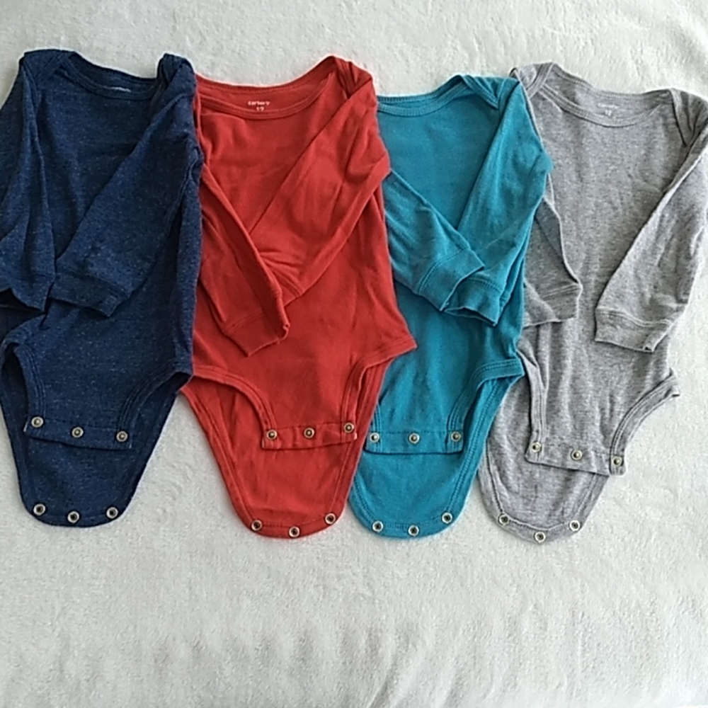 Carter's basic long sleeve onesie (4)